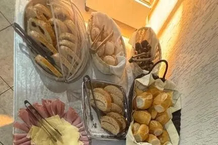 Café da manhã e refeições em Pousada D Paula (Campos do Jordão)