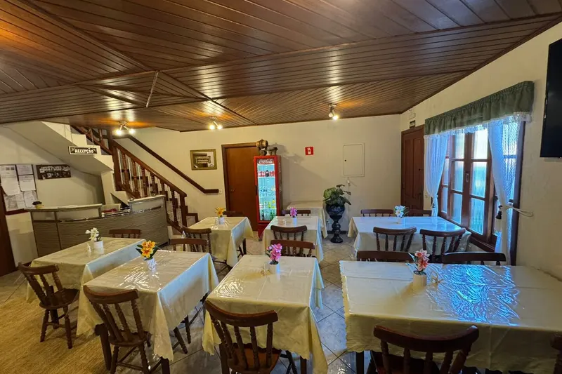 Café da manhã e refeições em Pousada D Paula (Campos do Jordão)