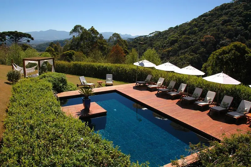 Pousada do Cedro: piscina, em Santo Antônio do Pinhal
