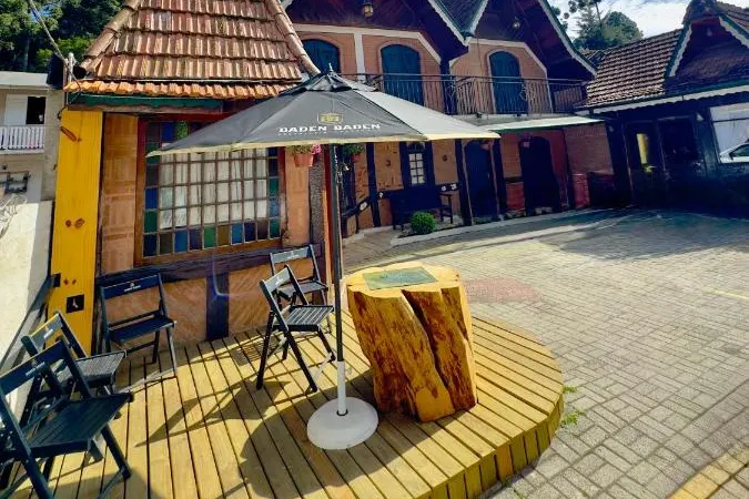 Pousada do Sino: fachada, em Campos do Jordão