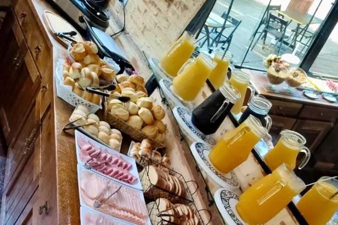 Café da manhã e refeições em Pousada do Sino (Campos do Jordão)