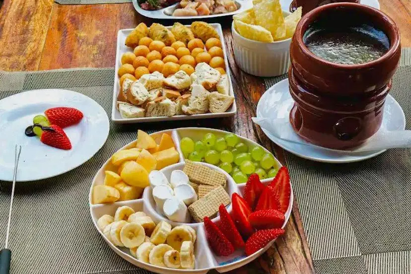 Café da manhã e refeições em Pousada do Sino (Campos do Jordão)