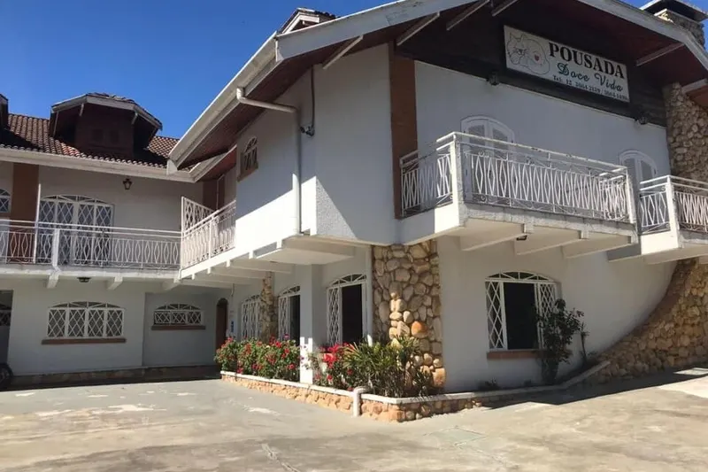 Pousada Doce Vida: fachada, em Campos do Jordão