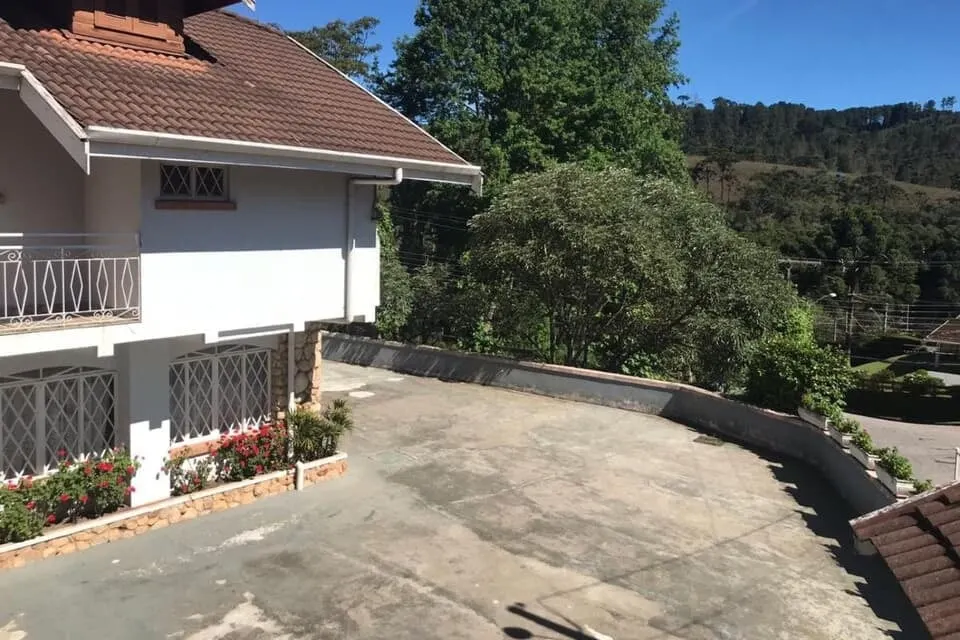 Pousada Doce Vida: fachada, em Campos do Jordão