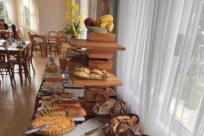 Café da manhã e refeições em Pousada Dom Alfredo José (Campos do Jordão)