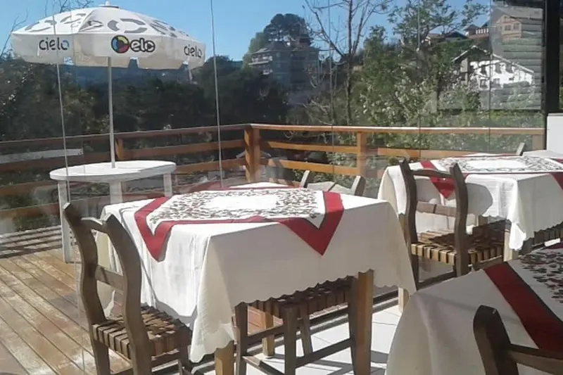 Café da manhã e refeições em Pousada La Sierra (Campos do Jordão)