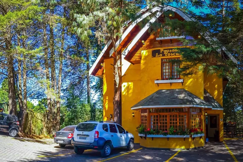 Pousada La Toscana: fachada, em Campos do Jordão