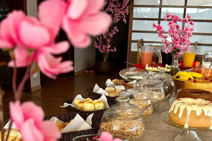 Café da manhã e refeições em Pousada Matsubara (Campos do Jordão)