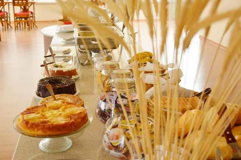 Café da manhã e refeições em Pousada Matsubara (Campos do Jordão)