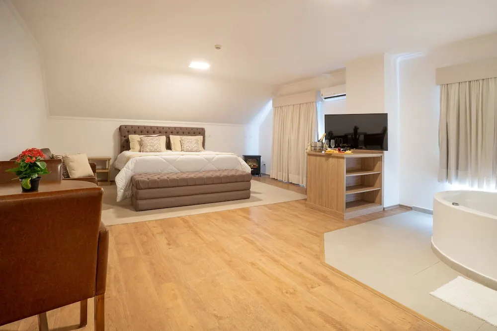Quarto em Pousada Moderna (Campos do Jordão)