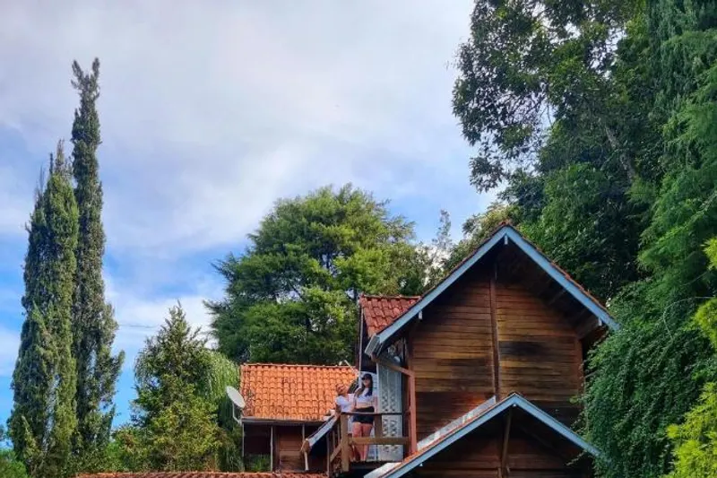 Pousada Pássaro de Fogo: fachada, em Santo Antônio do Pinhal