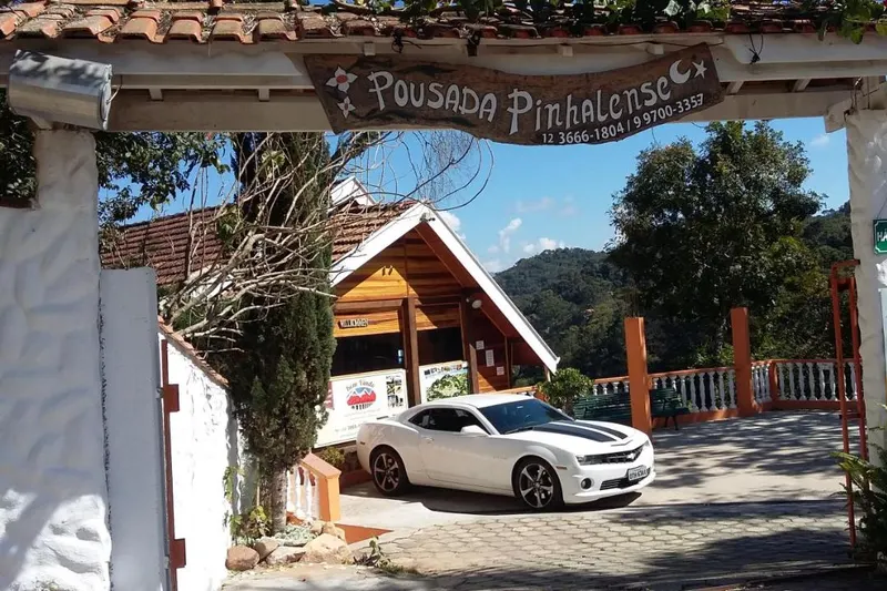 Pousada Pinhalense: fachada, em Santo Antônio do Pinhal