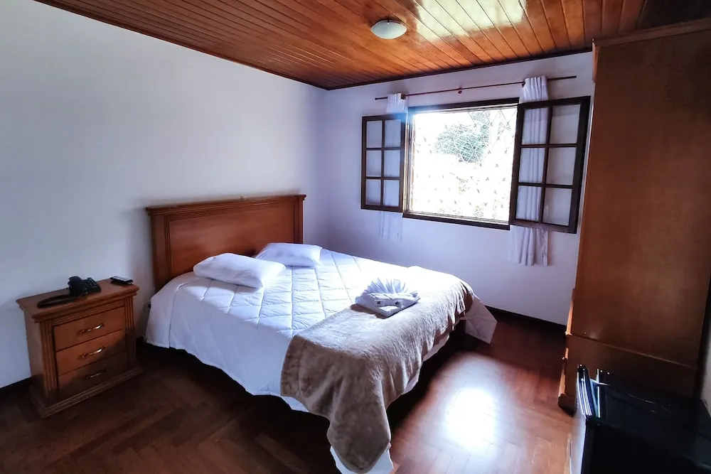 Quarto em Pousada Portal da Serra (Campos do Jordão)