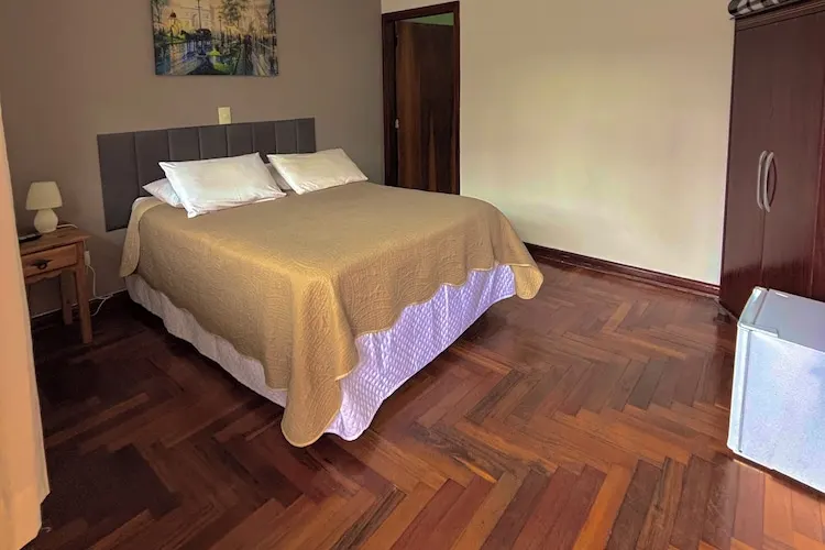 Quarto em Pousada Portal da Serra (Campos do Jordão)