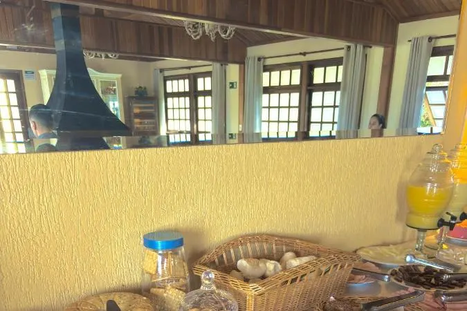 Café da manhã e refeições em Pousada Portal das Cerejeiras (Campos do Jordão)