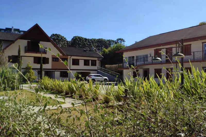 Pousada Recanto Feliz: área externa, em Campos do Jordão
