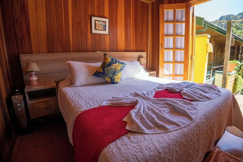 Quarto em Pousada Recanto Ninho Verde (Campos do Jordão)