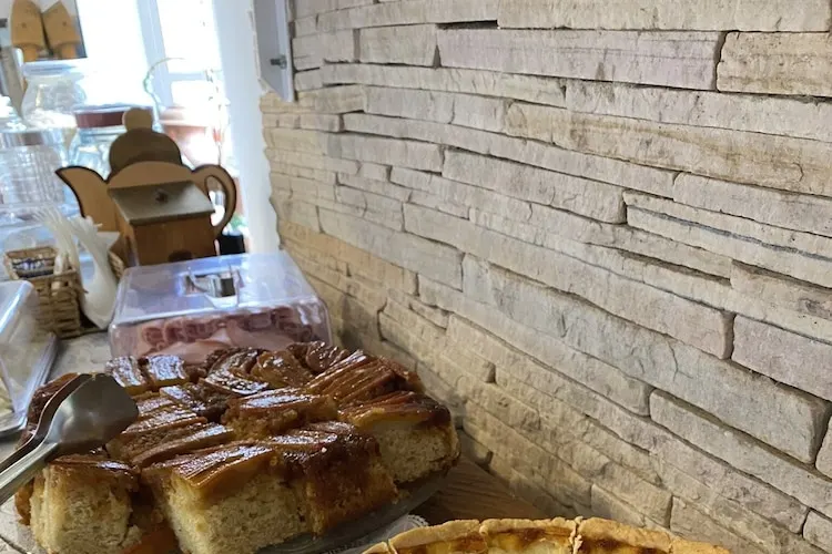 Café da manhã e refeições em Pousada Recanto Ninho Verde (Campos do Jordão)