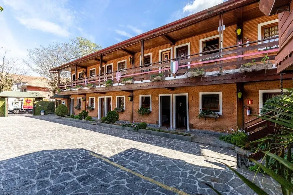 Pousada Saint Gallen: fachada, em Campos do Jordão