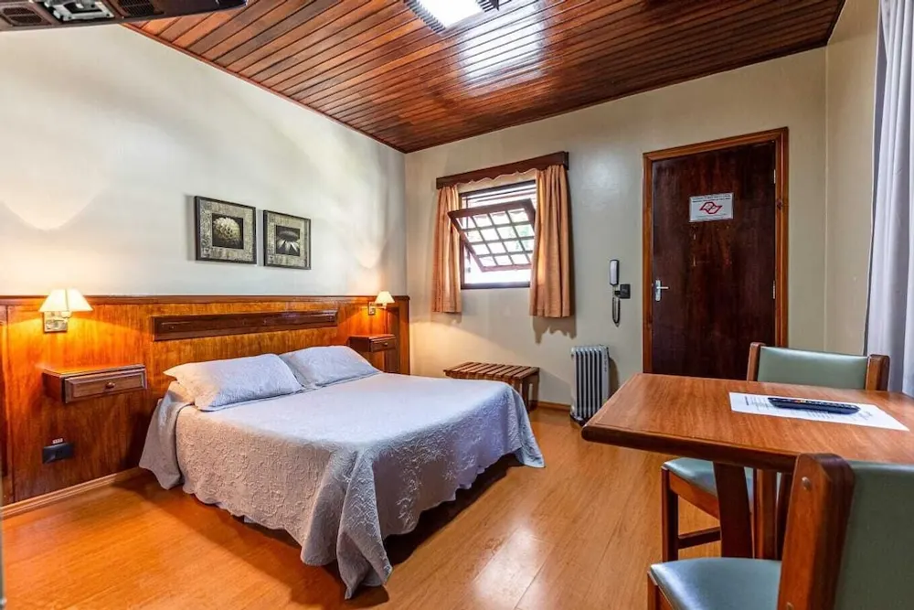 Quarto em Pousada Saint Gallen (Campos do Jordão)
