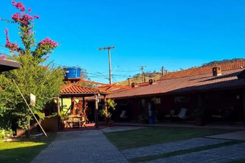 Pousada Serrano: fachada, em São Bento do Sapucaí