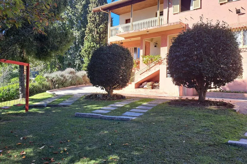 Pousada Sino Dos Ventos: área externa, em Campos do Jordão