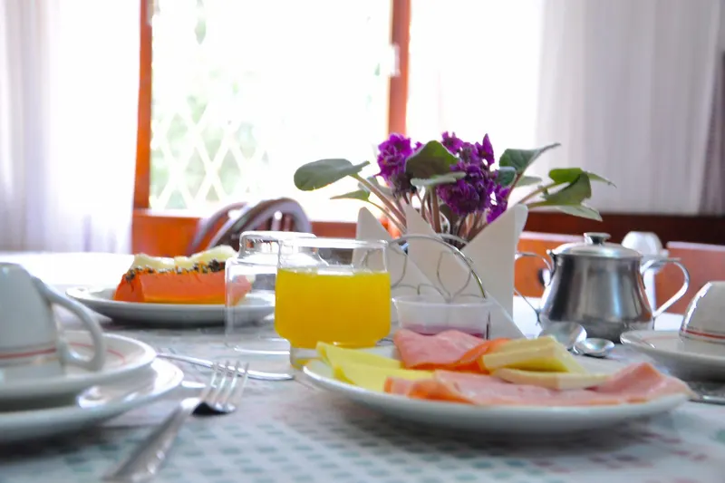 Café da manhã e refeições em Pousada Sino Dos Ventos (Campos do Jordão)