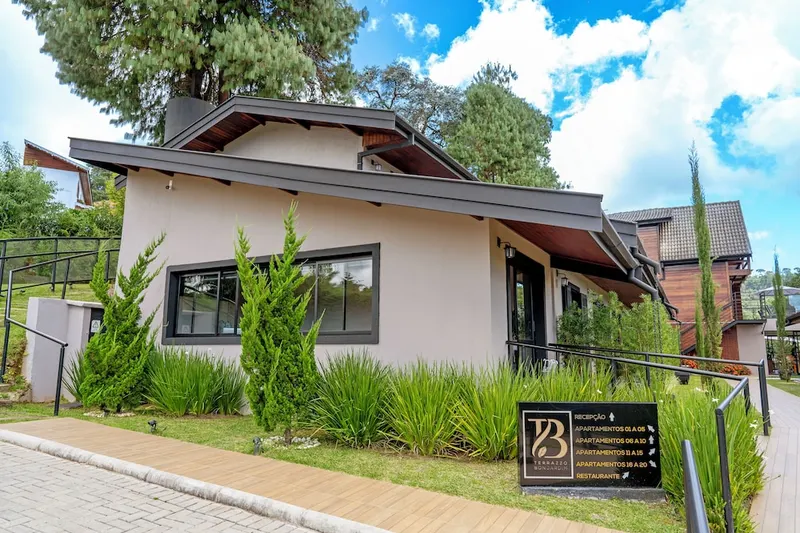 Pousada Terrazzo Bonjardim by EasyHotéis: fachada, em Campos do Jordão
