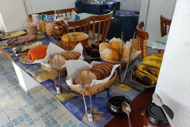 Café da manhã e refeições em Pousada Vila Tio Lé (Campos do Jordão)