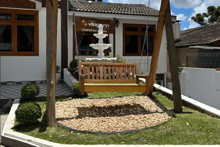 Pousada Vilage Inn Campos do Jordão: área externa, em Campos do Jordão