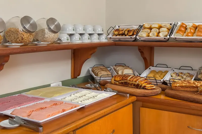 Café da manhã e refeições em Pousada Vilage Inn Campos do Jordão (Campos do Jordão)