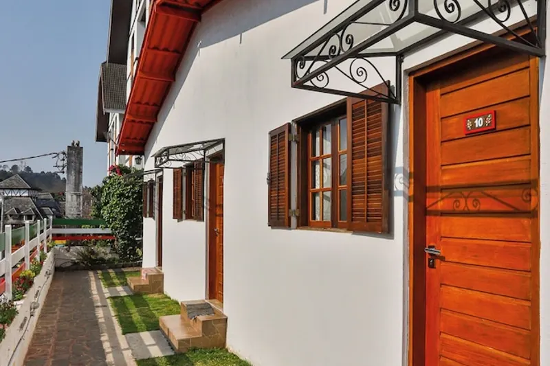 Pousada Villaggio di Roma: fachada, em Campos do Jordão
