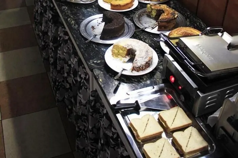 Café da manhã e refeições em Rohedama Hotel (Guaratinguetá)
