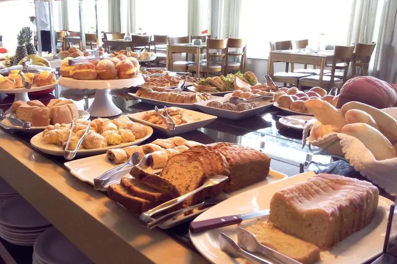 Café da manhã e refeições em San Michel Palace Hotel (Taubaté)