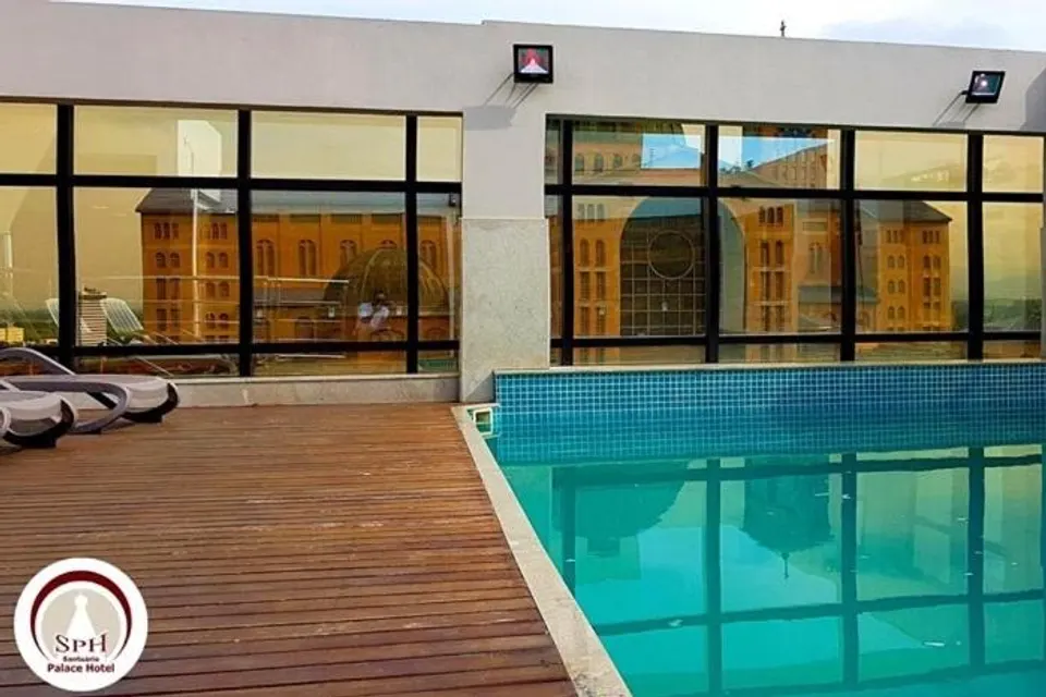 Santuário Palace Hotel: piscina, em Aparecida