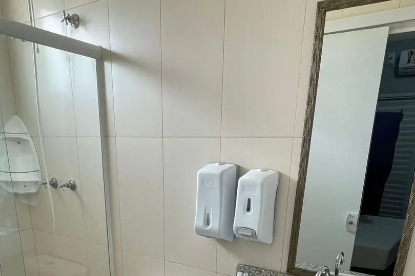 Banheiro em Summit Inn Hotel Cachoeira Paulista (Cachoeira Paulista)