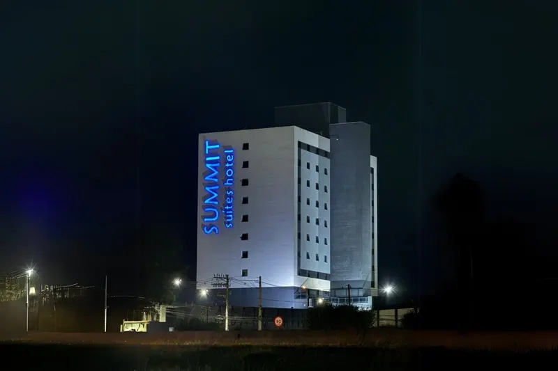 Summit Suítes Hotel Caçapava: fachada, em Caçapava