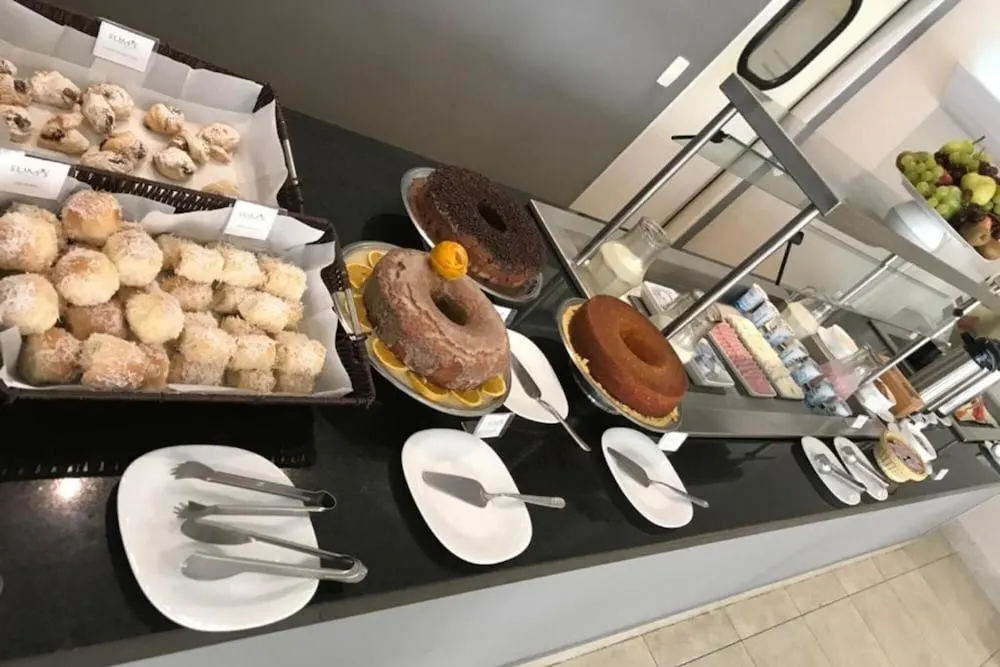 Café da manhã e refeições em Summit Suítes Hotel Pindamonhangaba (Pindamonhangaba)