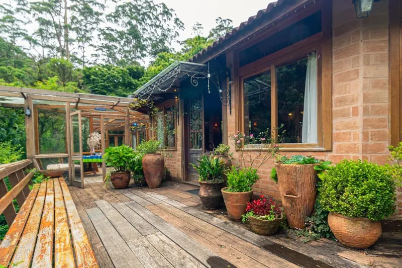 Vale do Lajeado Chalés: fachada, em Campos do Jordão