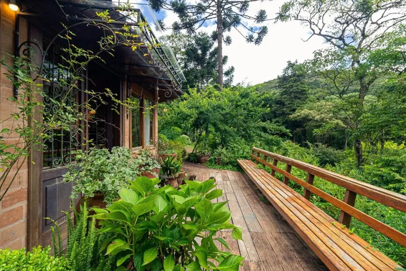 Vale do Lajeado Chalés: fachada, em Campos do Jordão