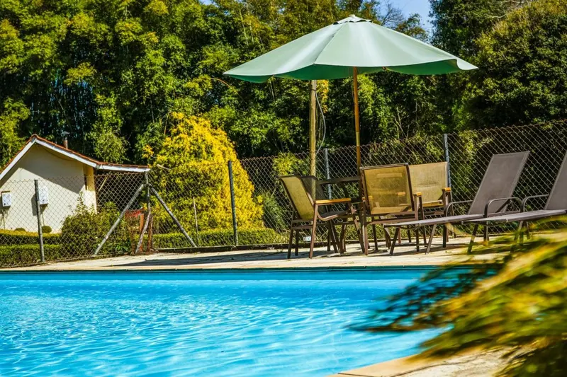 VELINN Hotel Fazenda Fonte das Hortensias: piscina, em Santo Antônio do Pinhal