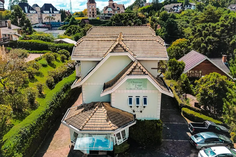 VELINN Pousada Chateau do Luar Prime: área externa, em Campos do Jordão