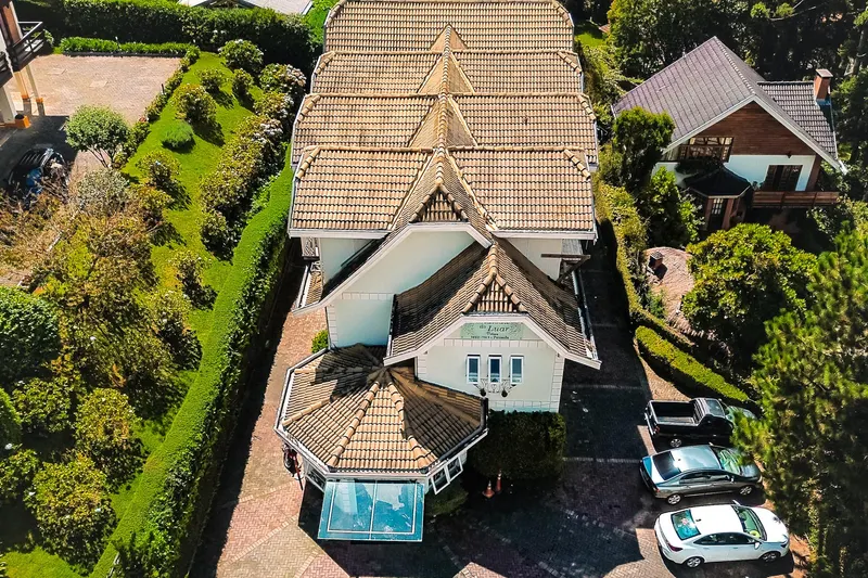 VELINN Pousada Chateau do Luar Prime: área externa, em Campos do Jordão