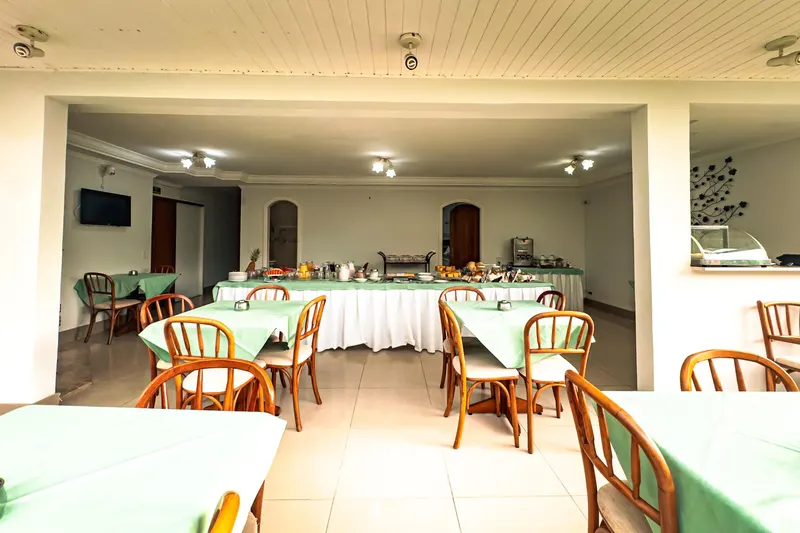 Café da manhã e refeições em VELINN Pousada Chateau do Luar Prime (Campos do Jordão)