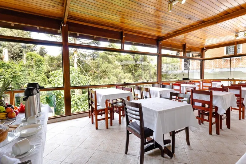 Café da manhã e refeições em Velinn Pousada Flores do Capivari (Campos do Jordão)