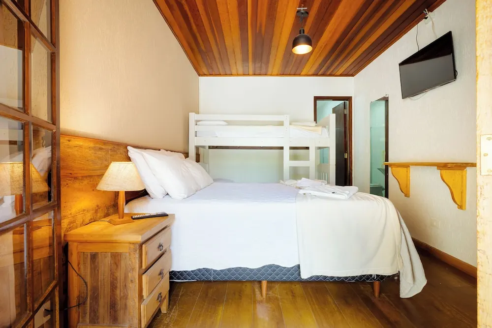 Quarto em VELINN Pousada Vila Floratta (Campos do Jordão)