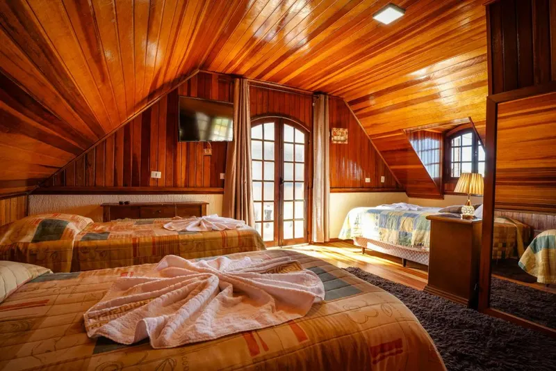 Quarto em VELINN Pousada Villa Paty I (Campos do Jordão)