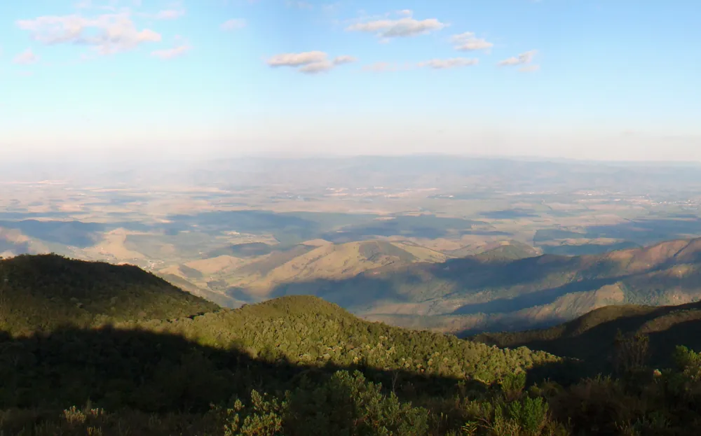 Serra da Mantiqueira vista do Pico do Itapeva, em Campos do Jordão