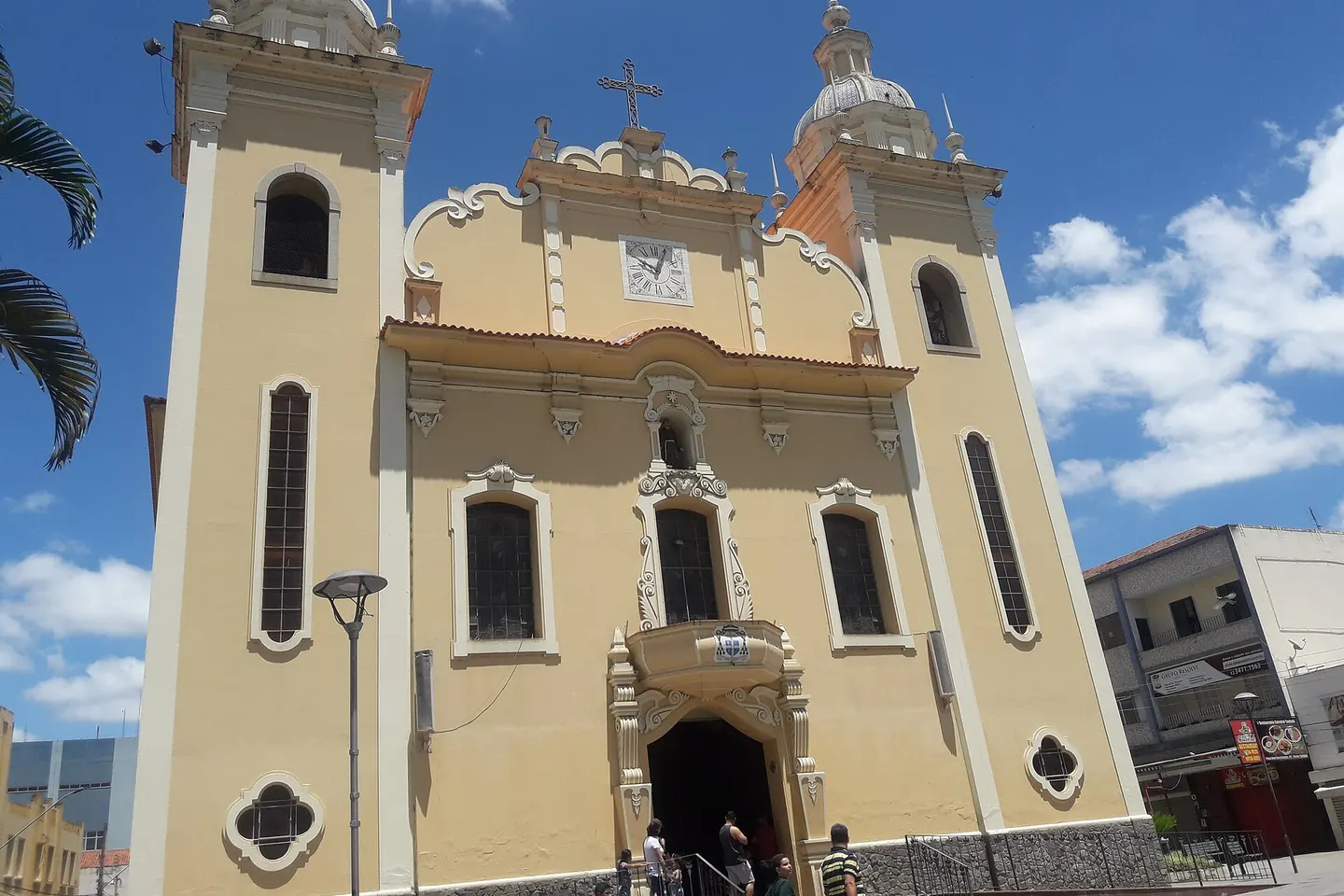 Catedral de São Francisco das Chagas, no centro de Taubaté